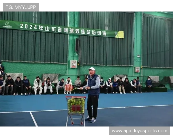 网球俱乐部加强基层教练员继续教育与证书制度,网球教练员需要具备哪些能力 网球俱乐部加强基层教练员继续教育与证书制度,网球教练员需要具备哪些能力