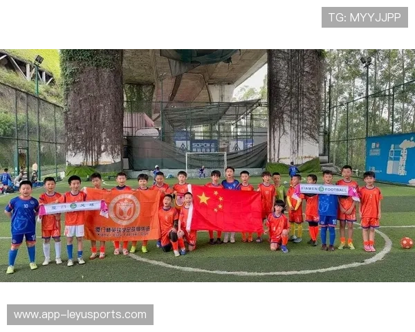 足球俱乐部青训与地方教育联动深化合作，足球青训班